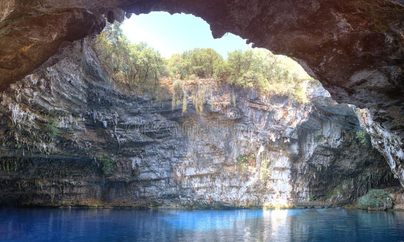 Cueva de Melissani, Kefalonia, Grecia imágenes de archivo libres de regalías Cueva de Melissani, Kefalonia, Grecia imágenes de archivo libres de regalías