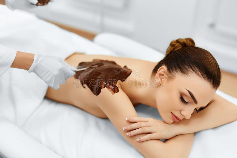 Cuidado do corpo Tratamento da beleza dos termas Máscara cosmética Cuidado de pele imagem de stock Cuidado do corpo Tratamento da beleza dos termas Máscara cosmética Cuidado de pele imagem de stock