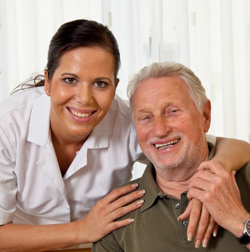 Cuide en el cuidado envejecido para los ancianos en el oficio de enfermera
