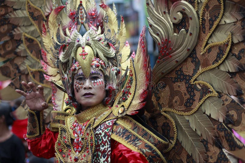 Culturele Carnaval-Deelnemers die Eagle Costumes dragen royalty-vrije stock afbeelding Culturele Carnaval-Deelnemers die Eagle Costumes dragen royalty-vrije stock afbeelding