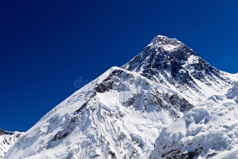 Cumbre de Everest de montaje