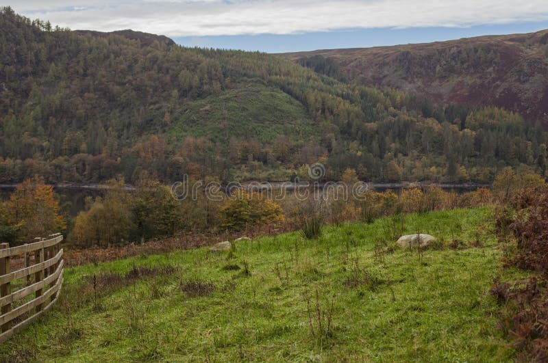 Cumbria, secteur de lac, Angleterre, le BRITANNIQUE - champs et collines photo stock Cumbria, secteur de lac, Angleterre, le BRITANNIQUE - champs et collines photo stock