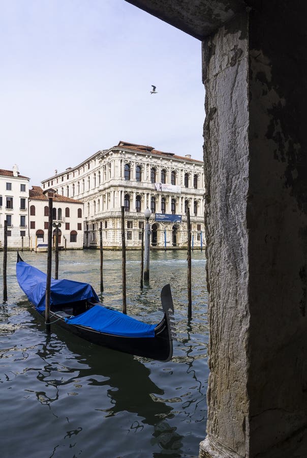 Cumująca gondola w Wenecja zdjęcia stock Cumująca gondola w Wenecja zdjęcia stock