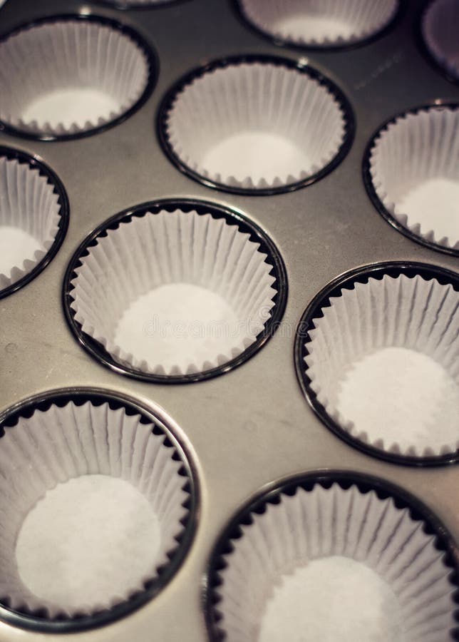 Cupcake tin stock image. Image of metal, white, supplies 14914313