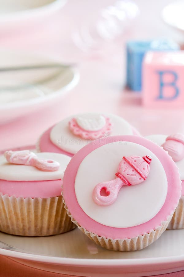 Cupcakes voor een babydouche royalty-vrije stock foto's Cupcakes voor een babydouche royalty-vrije stock foto's