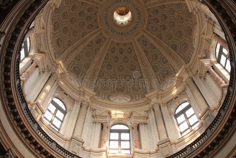 Retorcido subterraneo una taza de The Cupola Of Basilica Of Superga On Turin S Hill, Italy Stock ...