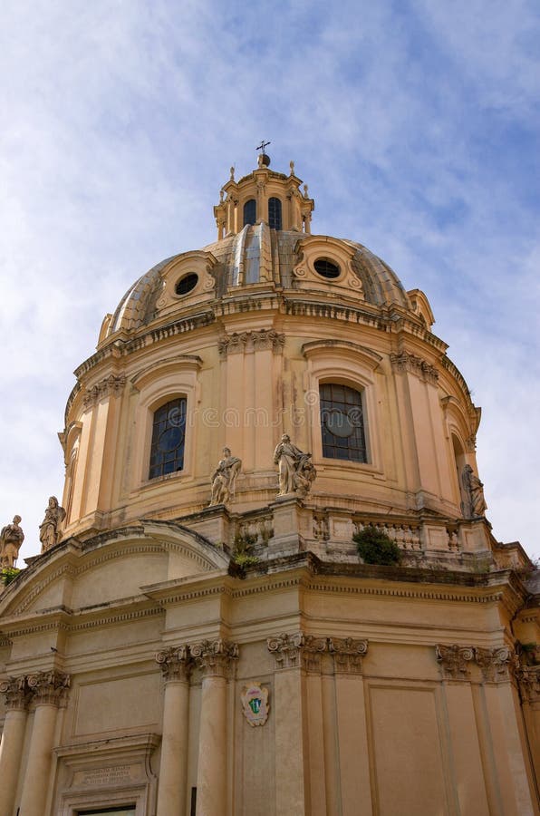 Chiesa Parrocchiale Del Santo Nome Di Maria Cupola Del Nome Santo Della Chiesa Di Maria a Roma Fotografia Stock