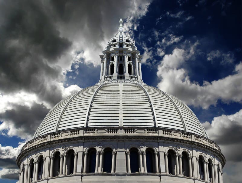 Cupola E Cielo Della Costruzione Fotografia Stock Immagine di