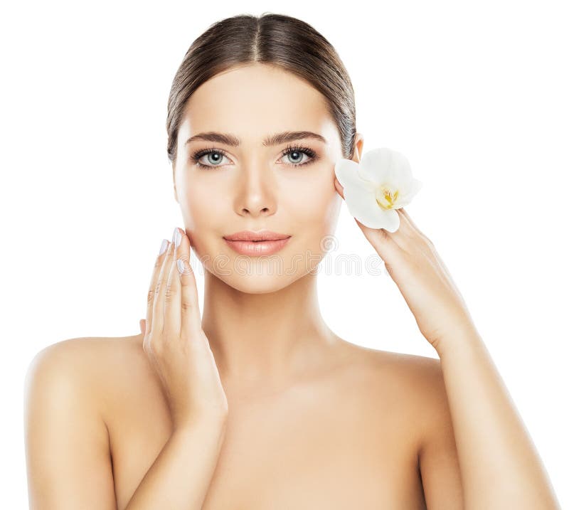 Cura di pelle di bellezza del fronte, trucco naturale della bella donna su bianco immagini stock libere da diritti Cura di pelle di bellezza del fronte, trucco naturale della bella donna su bianco immagini stock libere da diritti