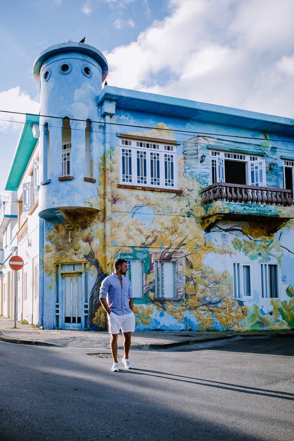 Curacao willemstad scharloo punda otrobanda pietermaai collorfull street art w starych bulworiach w willemstad zdjęcia royalty free