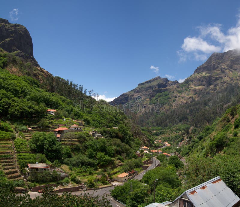 Download Curral Das Freiras Dal, Madeira Arkivfoto - Bild av brant, green: 37348926