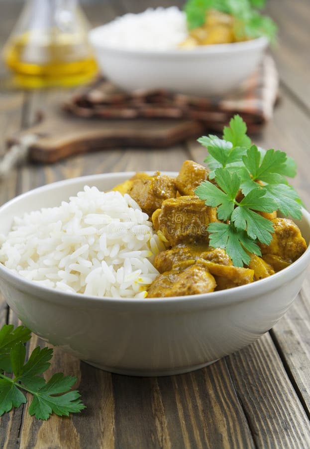 Curry del pollo con riso fotografia stock libera da diritti Curry del pollo con riso fotografia stock libera da diritti