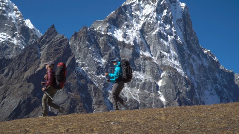 Curso das meninas nos Himalayas