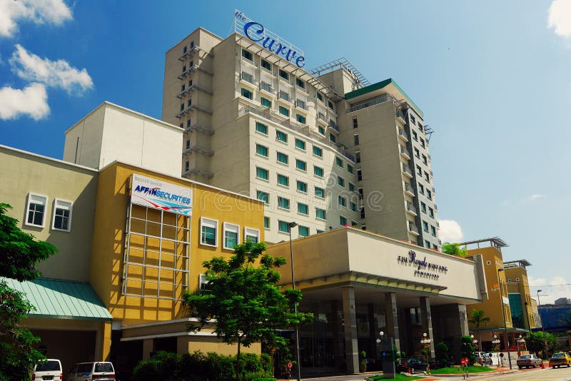 The Curve Shopping Mall Damansara Editorial Image Image of light