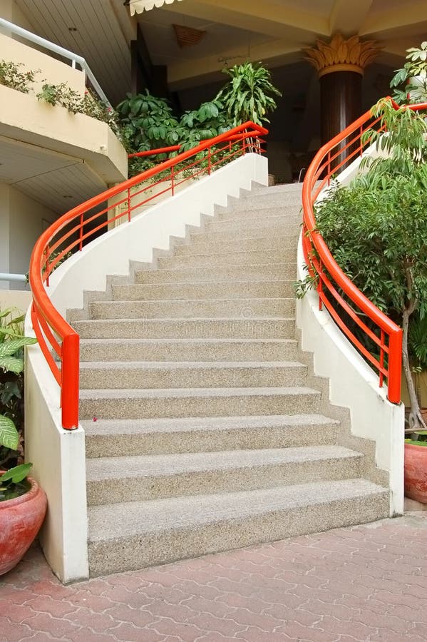 Curved stairway