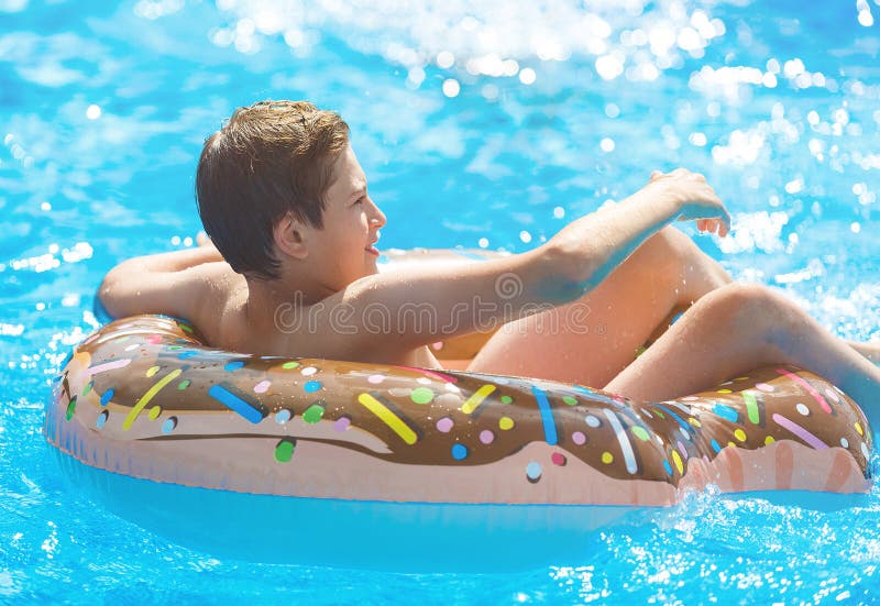 9 Kinds Inflated Floating Row Swimming Circle 