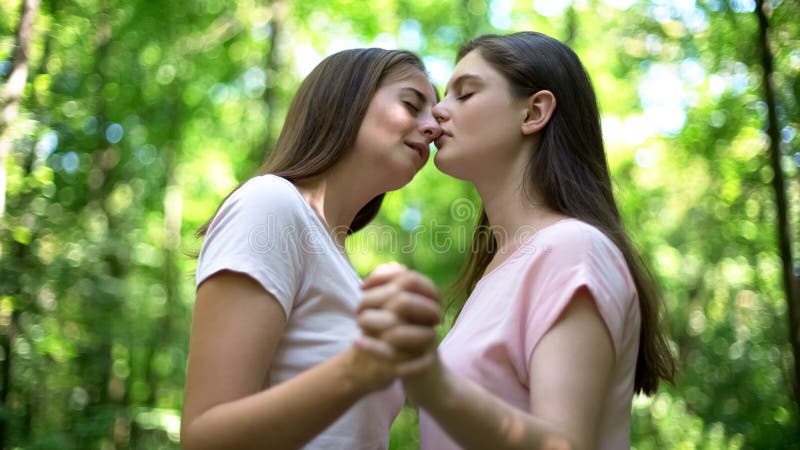 Lesbions Making Out