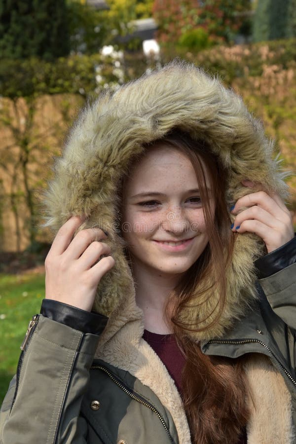 Lære Hylde skrue Cute Teenage Girl with Winter Jacket Stock Photo - Image of dress, fashion:  143527194