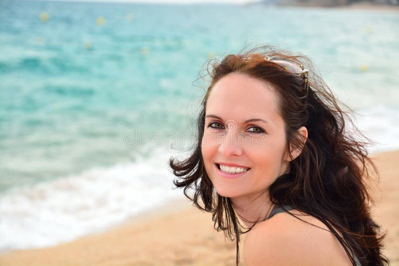 https://thumbs.dreamstime.com/b/cute-woman-beach-sitting-37081243.jpg