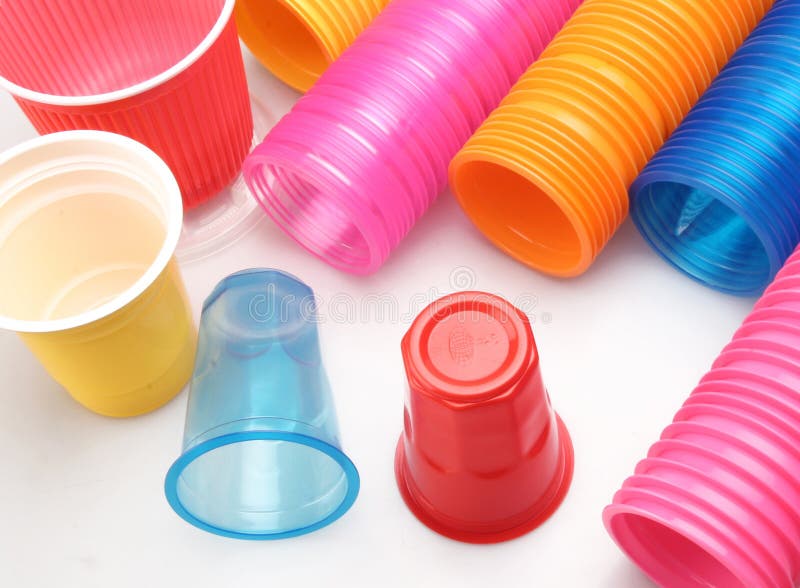 Cuvette en plastique image stock. Image du sortir, portatif 11789301