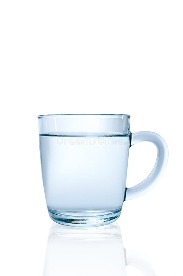 Tasse En Verre Transparent Avec De L'eau Sur La Surface Légère Avec Des  Gouttes D'eau. L'eau Sous La Forme D'une Tornade à L'intér Photo stock -  Image du cuvette, boisson: 208030580