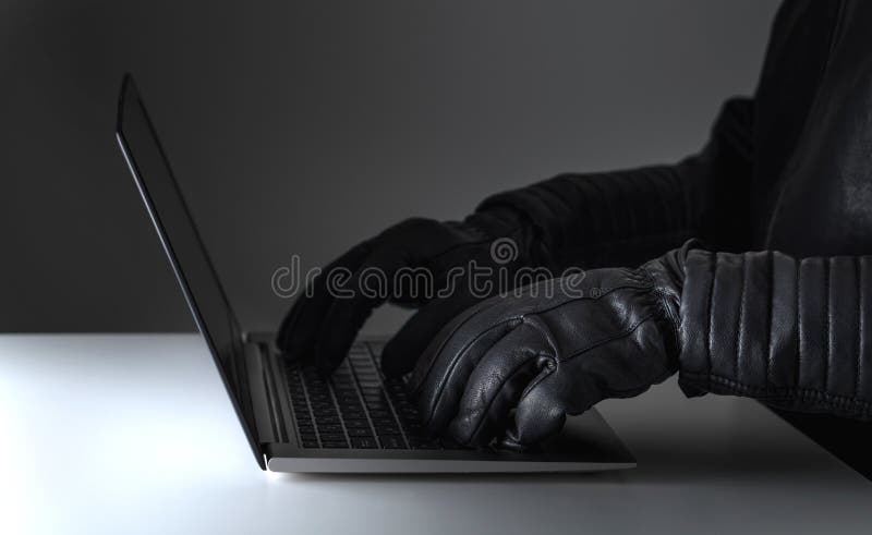 Atac împotriva amenințărilor la adresa securității informatice și concept de criminalitate online. royalty free stock image
