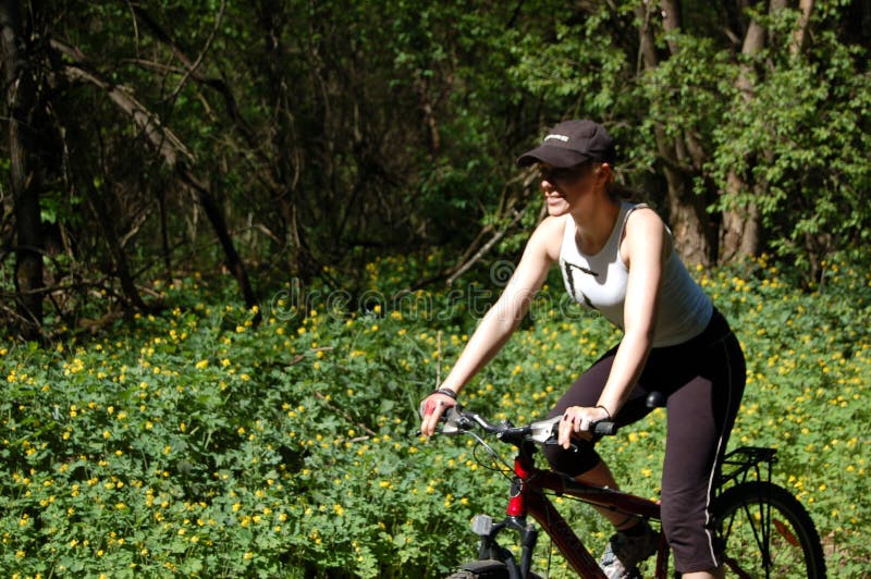 CYCLIST IN MOTION