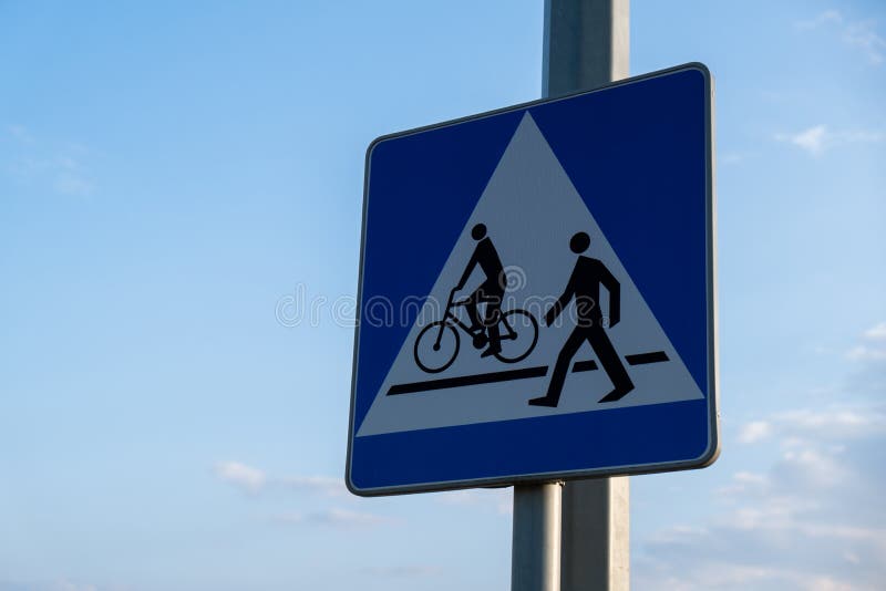 200 Pedestrian Crossing Bicycle Road Signs Stock Photos - Free