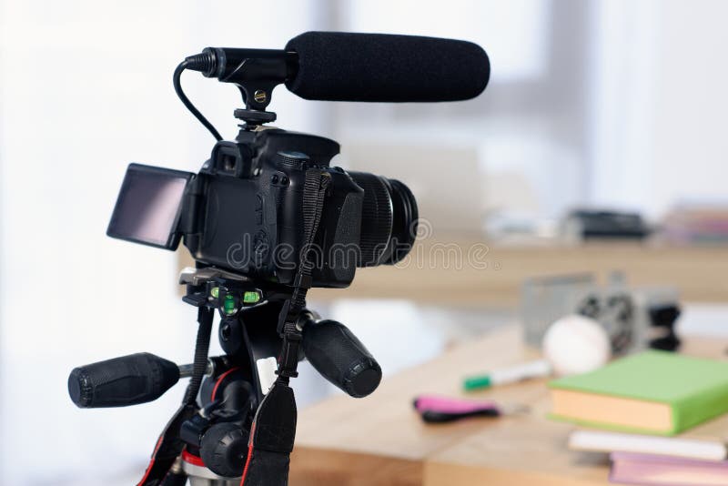 cyfrowa kamera z mikrofonem dla mknącego wideo bloga