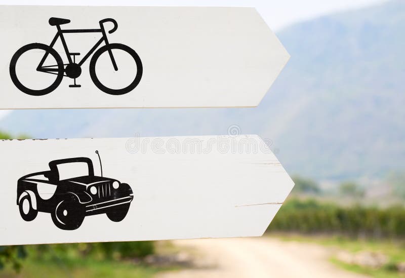 cyklar biltecknet långt royaltyfria foton cyklar biltecknet långt royaltyfria foton