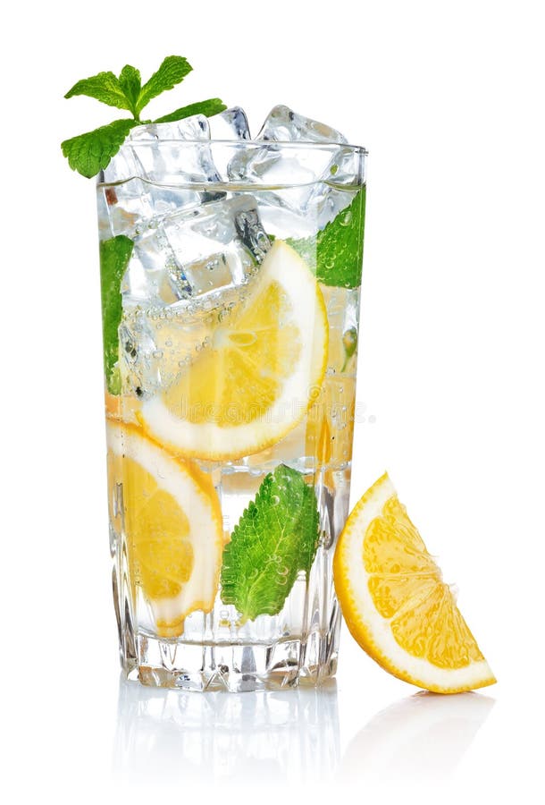 Cytryny chłodno świeża szklana woda