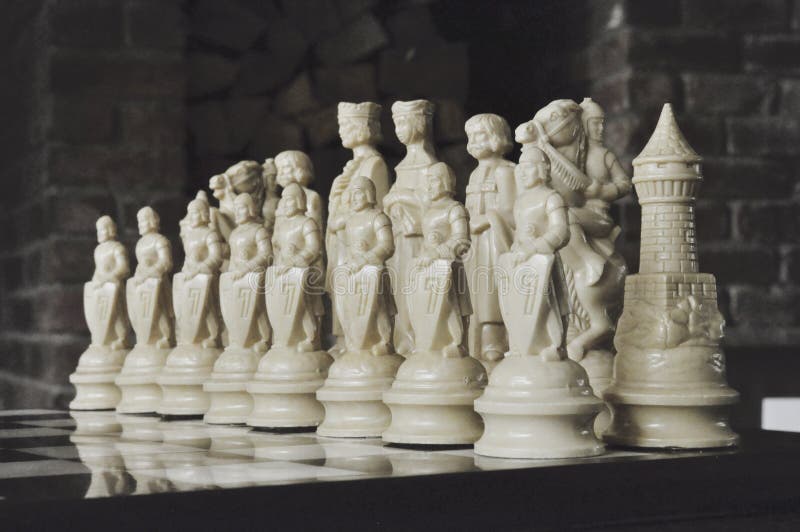 czarny deskowego czeka koniec gry biznesowego głównej atrakci kumpla strat metafory szachy monochrom nad sukcesem strategii bierz zdjęcia stock czarny deskowego czeka koniec gry biznesowego głównej atrakci kumpla strat metafory szachy monochrom nad sukcesem strategii bierz zdjęcia stock
