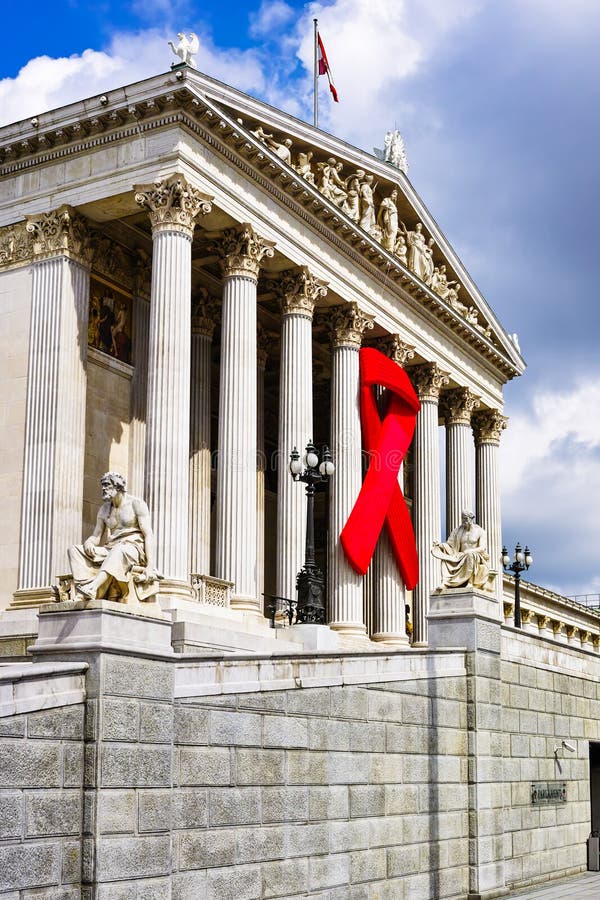 Czerwone wstążki wspomaga świadomości fotografia royalty free