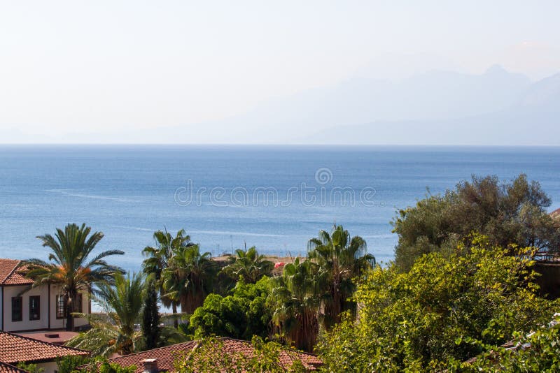 Czerwoni dachy budynki w Antalya, Turcja obraz stock Czerwoni dachy budynki w Antalya, Turcja obraz stock