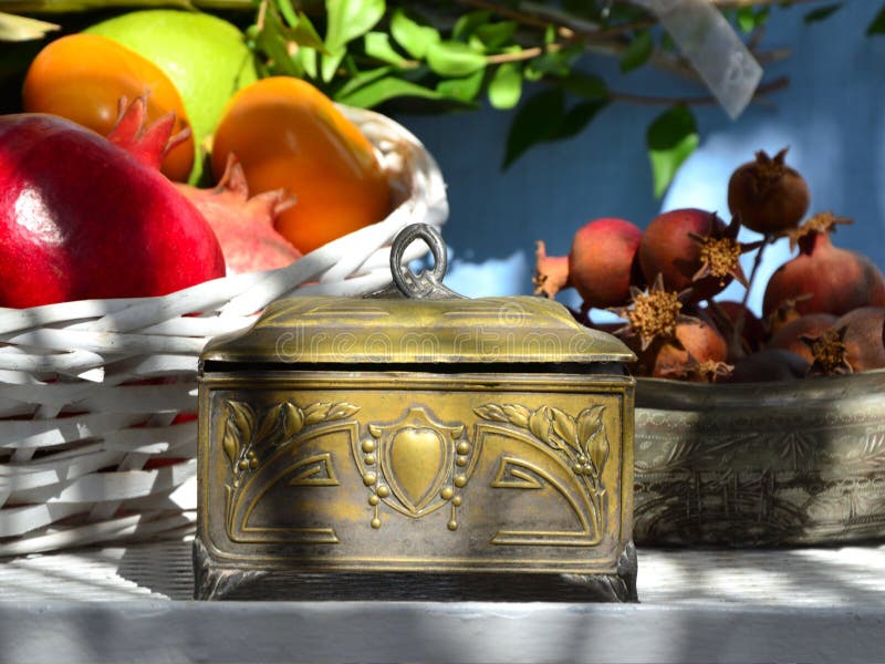 Four species of Sukkot: An old Etrog holder. Four species of Sukkot: An old Etrog holder