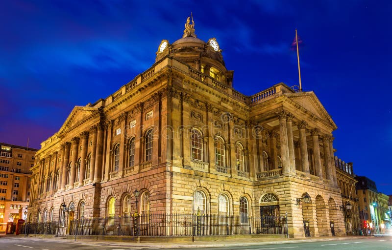 Câmara Municipal de Liverpool à noite imagem de stock
