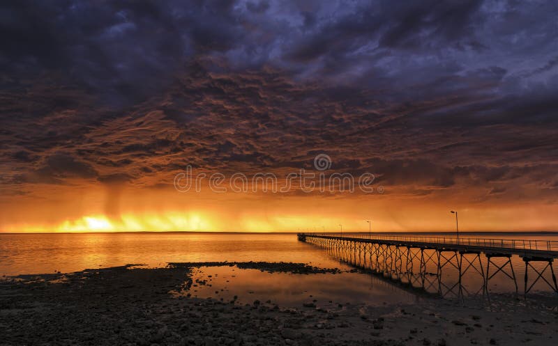 Céu alto da tempestade de Ceduna do mar do SA imagens de stock Céu alto da tempestade de Ceduna do mar do SA imagens de stock