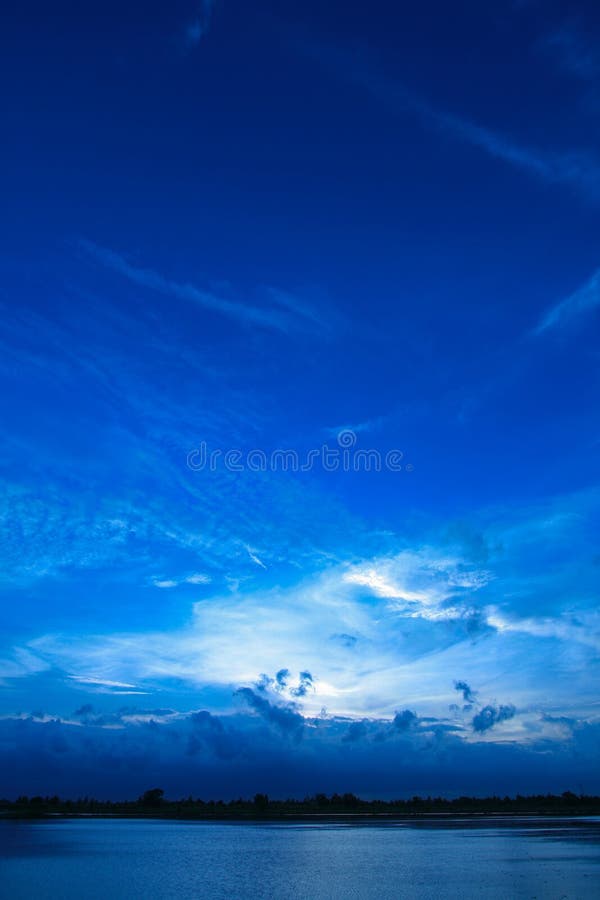 Céu ao entardecer fotografia de stock royalty free