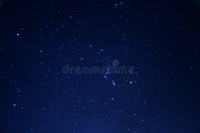 Céu nocturno no inverno foto de stock royalty free Céu nocturno no inverno foto de stock royalty free