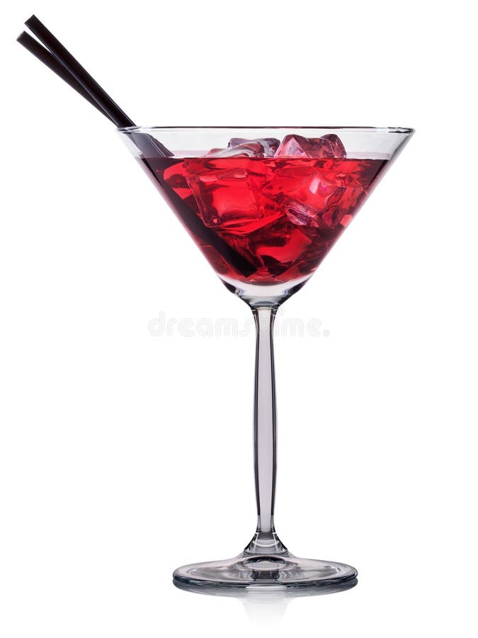Cóctel rojo en el vidrio de martini aislado en el fondo blanco imagenes de archivo Cóctel rojo en el vidrio de martini aislado en el fondo blanco imagenes de archivo