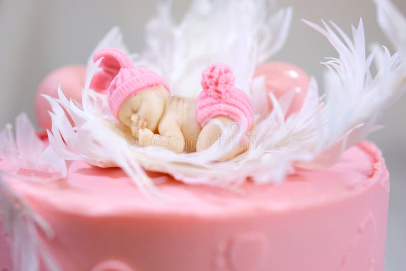 Décoration D'un Gâteau Pour Une Famille Baptisant Un Gâteau Rose