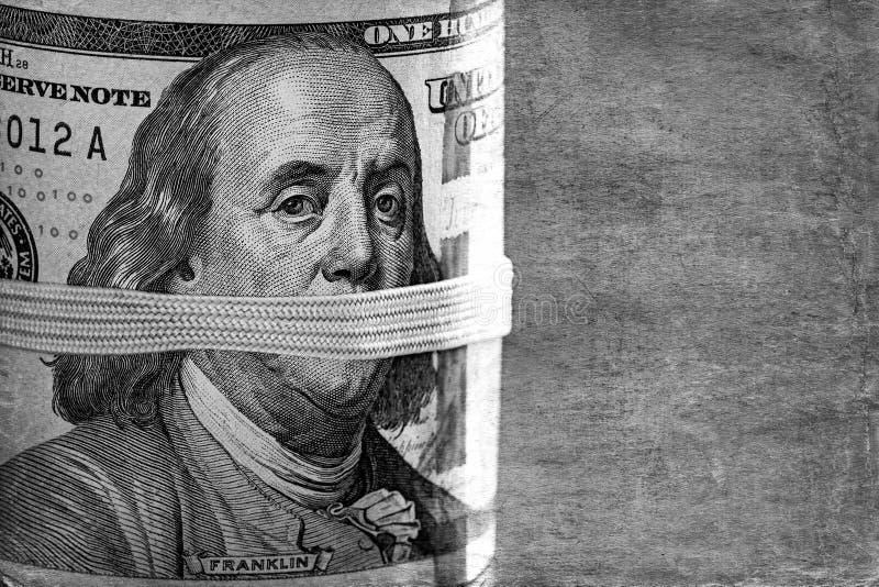 ESTADOS UNIDOS DA AMÉRICA - ABORDAGEM 2004: Benjamin Franklin retrato em  100 Dólares 2004 Notas dos EUA Ilustração por ©frizio #94863576