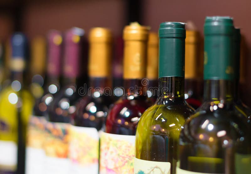 3d bottles model vit wine royaltyfri bild 3d bottles model vit wine royaltyfri bild
