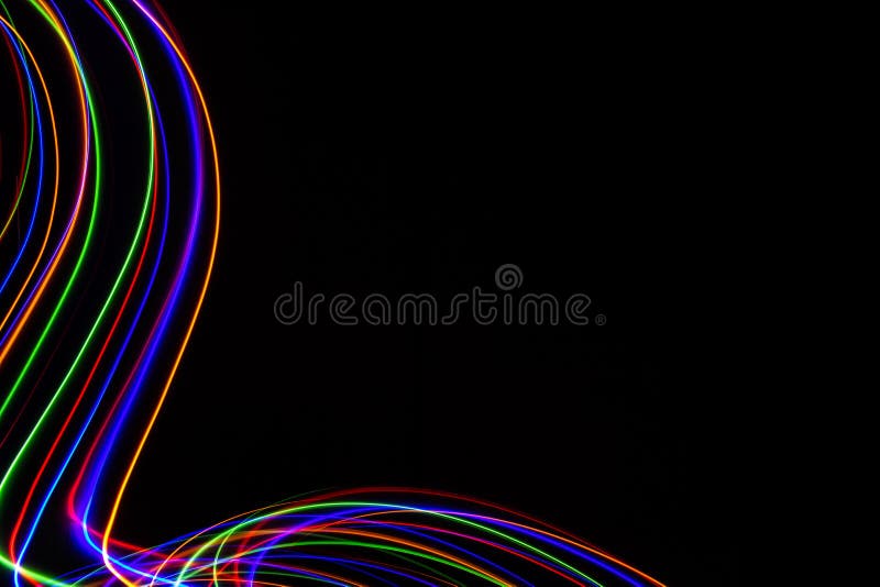 3D Illustratie Abstracte patronen van lichten op zwarte achtergrond Lijnen van kleuren, lichtgevende slagen stock afbeeldingen 3D Illustratie Abstracte patronen van lichten op zwarte achtergrond Lijnen van kleuren, lichtgevende slagen stock afbeeldingen
