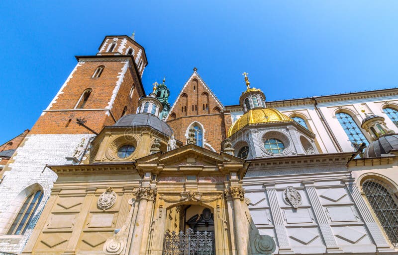 Dôme d'or de cathédrale de Cracovie (Cracovie) - Pologne Wawel photo stock Dôme d'or de cathédrale de Cracovie (Cracovie) - Pologne Wawel photo stock