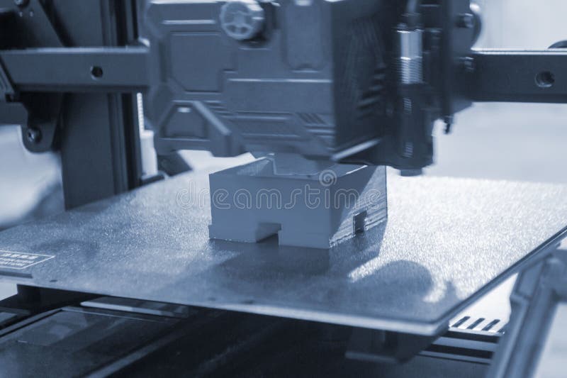 3d-skrivarutskriftsobjekt. processen för att skriva ut modellen på 3d-skrivarens blå färg royaltyfria bilder