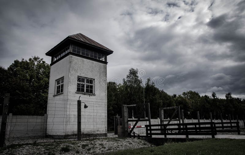 DACHAU, Wachturm DEUTSCHLANDS Dachau Nazi Concentration Camp lizenzfreies stockbild DACHAU, Wachturm DEUTSCHLANDS Dachau Nazi Concentration Camp lizenzfreies stockbild