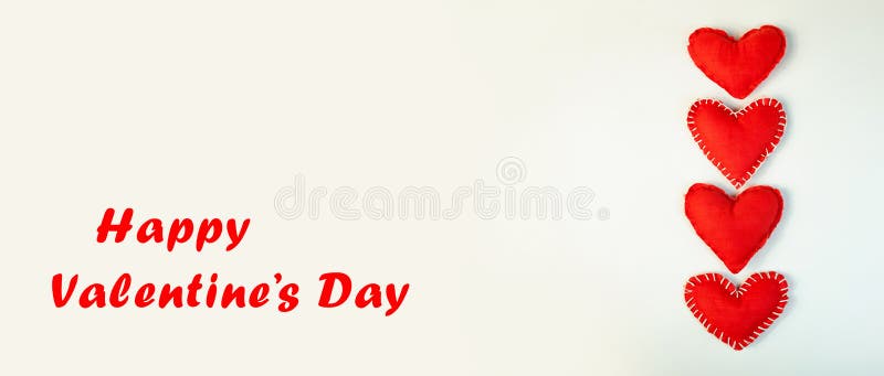 dag för begreppsvalentin` s Små mjuka blockhjärtor på ljus bakgrund baner arkivfoto dag för begreppsvalentin` s Små mjuka blockhjärtor på ljus bakgrund baner arkivfoto