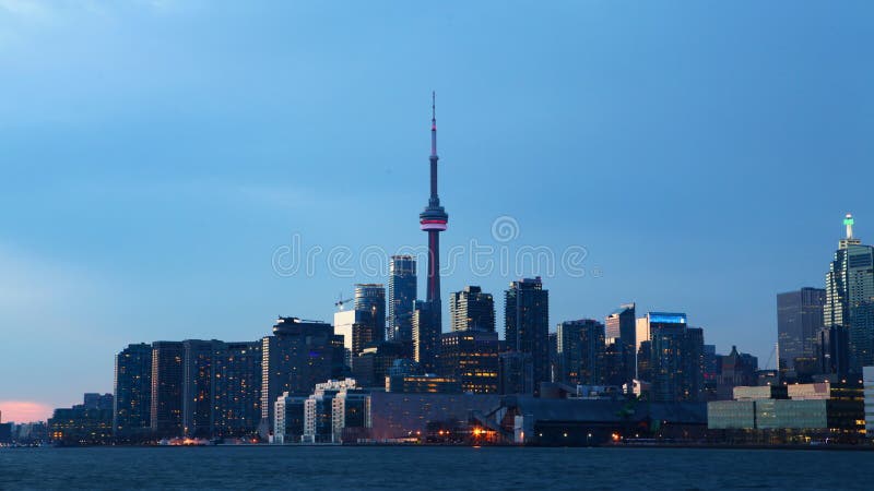 dag för 4K UltraHD till det natttimelapseToronto centret