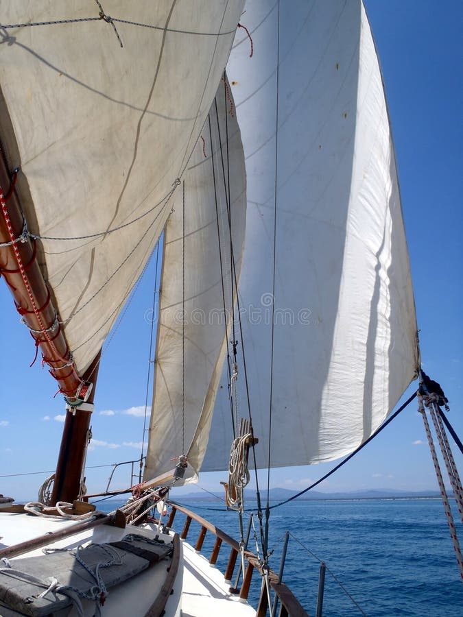 Dag på en klassisk seglingyacht arkivfoto Dag på en klassisk seglingyacht arkivfoto